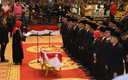 25 Anggota DPRD Kabupaten PPU 2024-2029 Dilantik , Tetapkan Raup Muin Sebagai Ketua DPRD Sementara