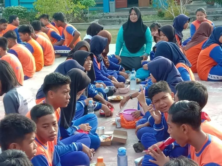 SMPN 13 Penajam Paser Utara Gelar Program Sarapan Pagi Bersama untuk Tingkatkan Semangat Belajar