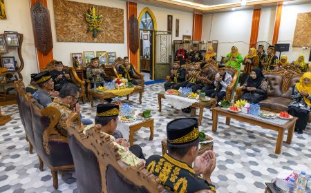 Bupati Penajam Paser Utara Lakukan Audiensi dengan Sultan Paser, Perkuat Sinergi Pelestarian Budaya