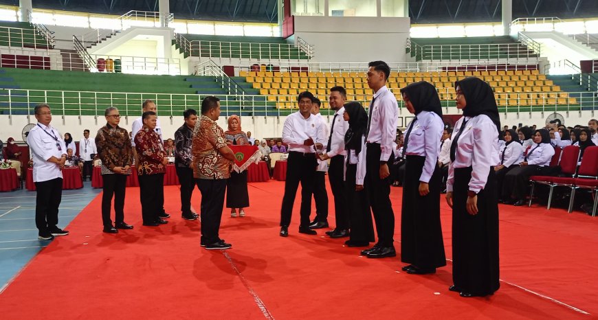 Bupati PPU, Mudyat Noor, Lantik 696 CPNS dan PPPK Formasi 2024