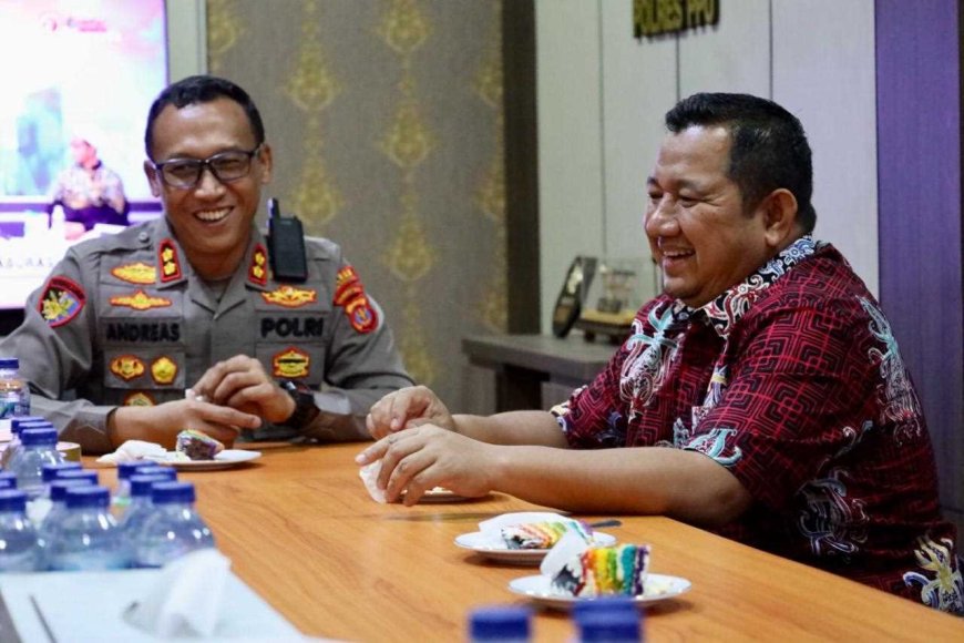 Bupati Mudyat Noor Beri Kejutan Ulang Tahun untuk Kapolres PPU, Perkuat Sinergi Pemkab dan Polres