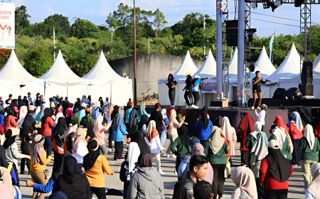 Ratusan Peserta Meriahkan Senam Massal di PPU Fest 3 Tahun 2025