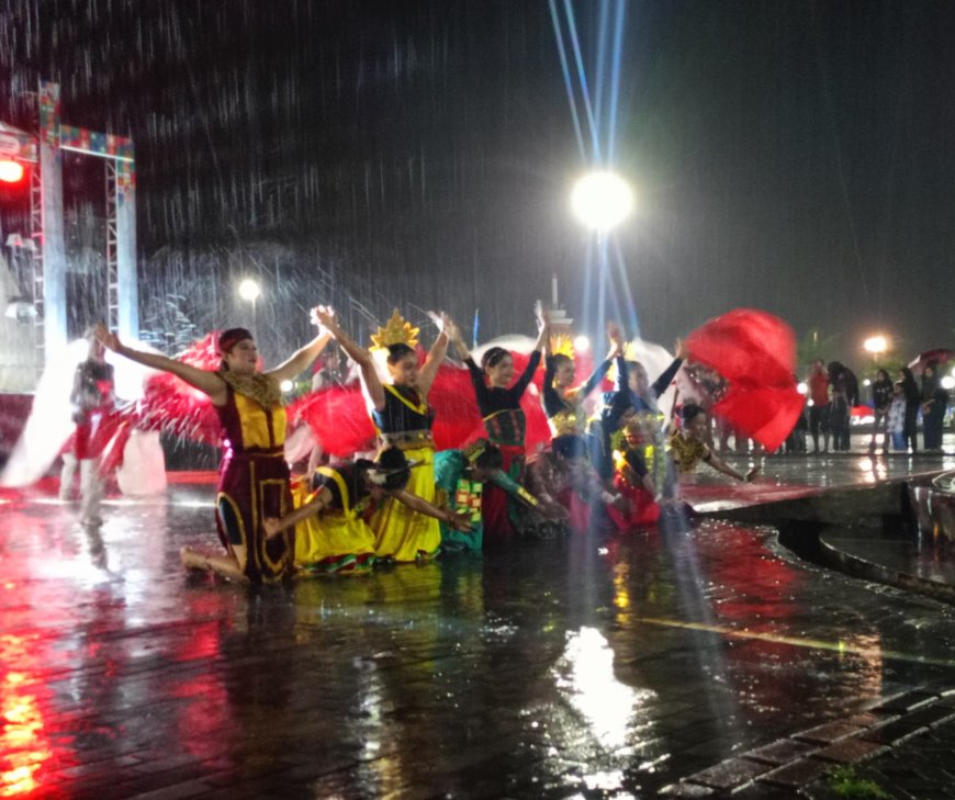 Totalitas di Tengah Hujan, Penari Cilik Tampil Memukau di PPU Fest 3